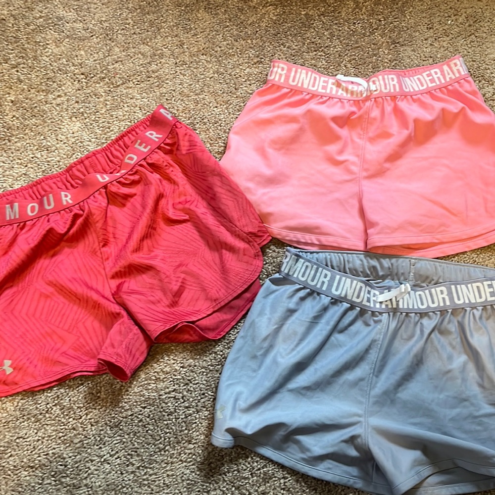 3 pairs of Under Armor shorts.